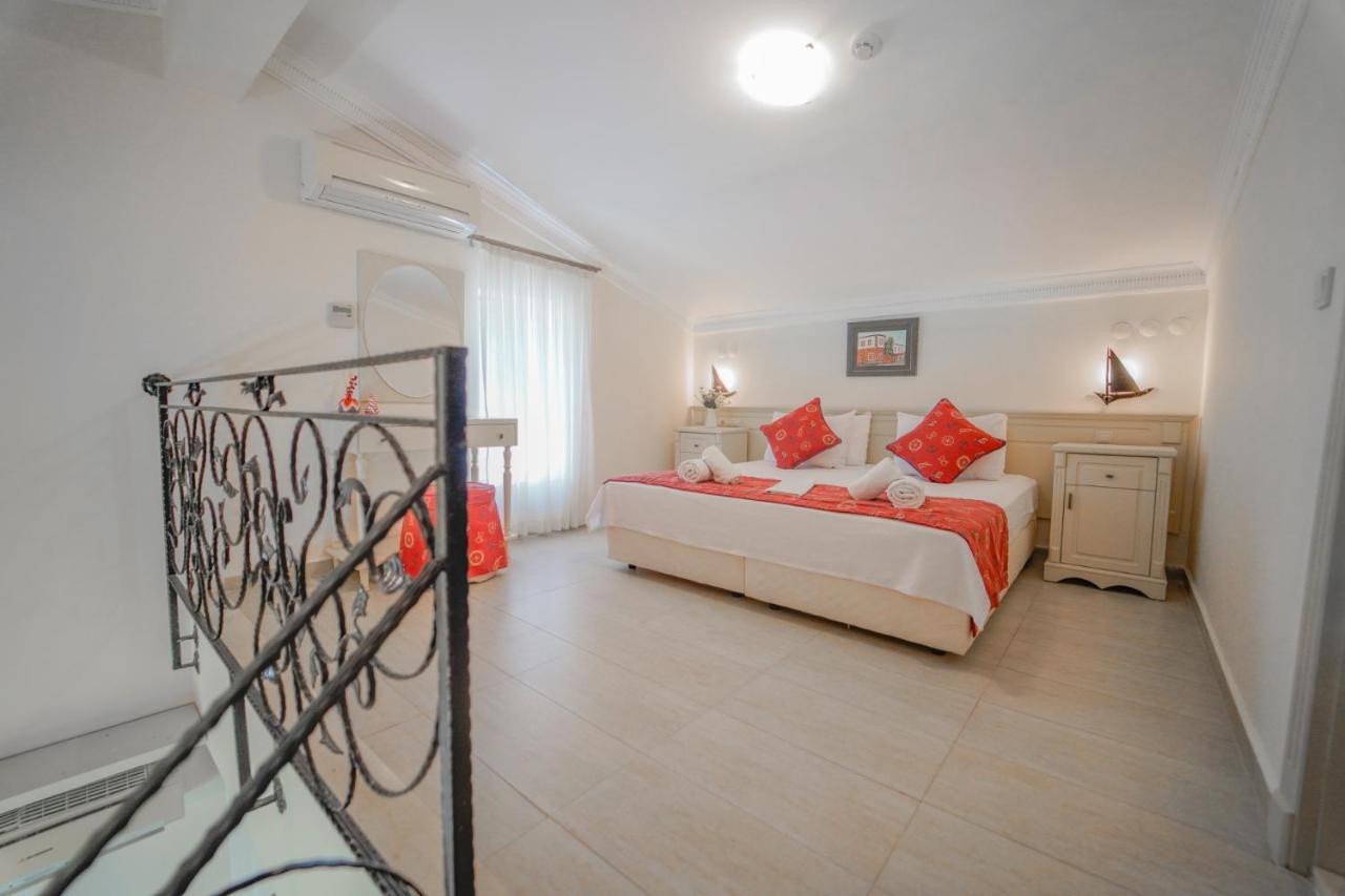 Alacati Marina Palace Exterior foto