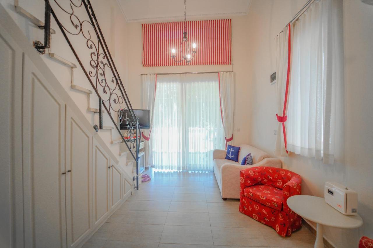 Alacati Marina Palace Exterior foto