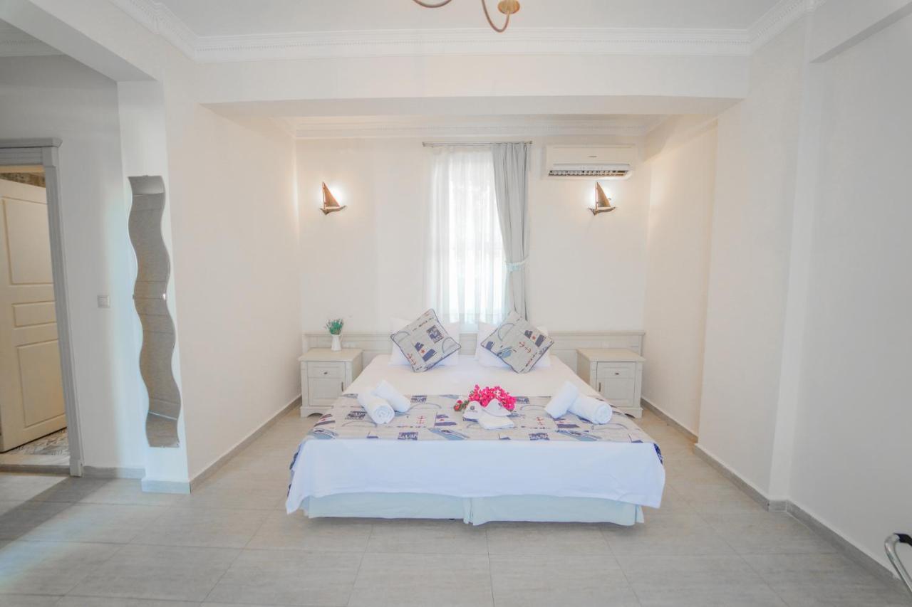 Alacati Marina Palace Exterior foto